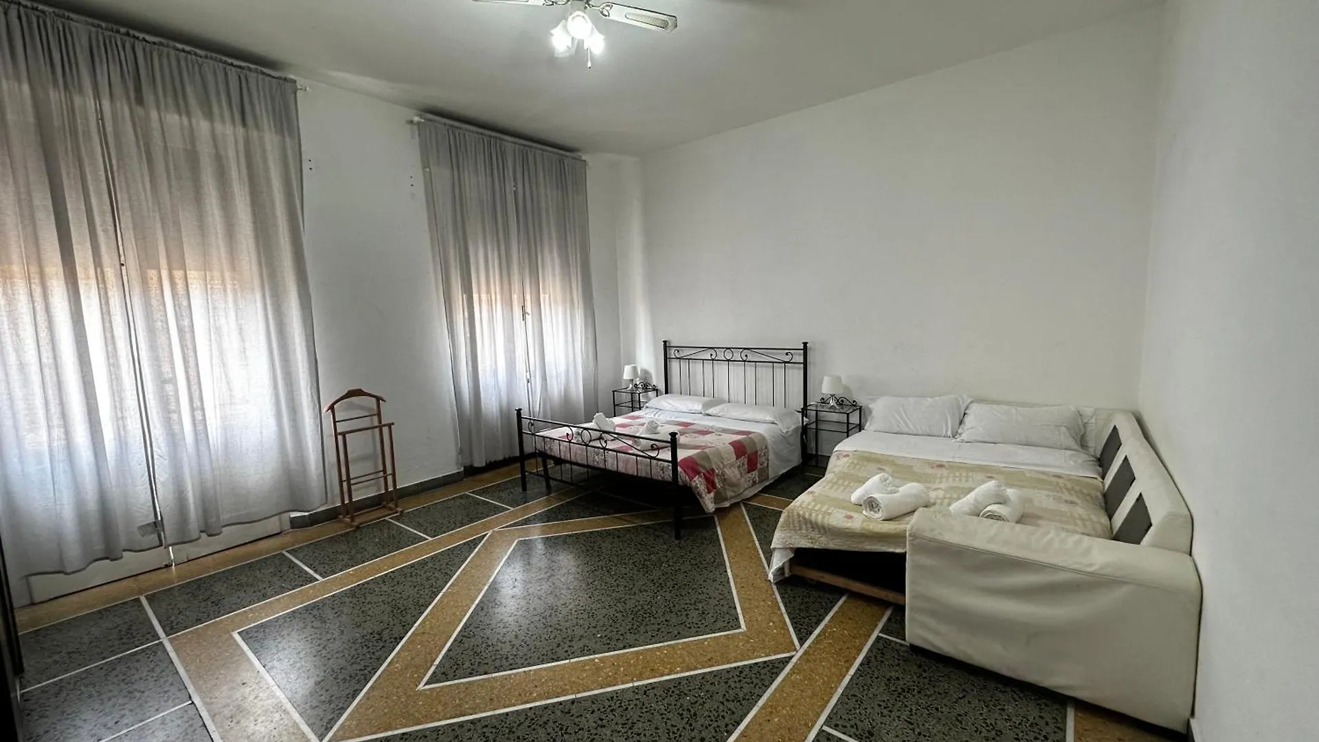 Holiday Pisa Gare 2 住宿加早餐酒店